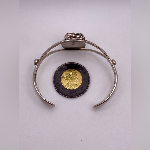 Vintage Navajo Signed T. THOMAS Sterling Silver Coral Cuff Bracelet - Picture 3 of 5